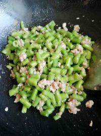 肉末豆角的做法步骤3